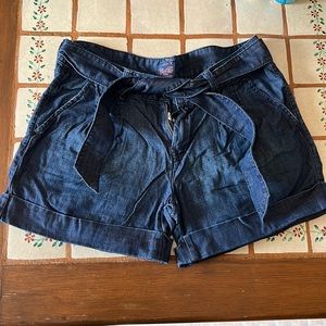 Lucky brand, rolled cuff denim shorts with belt, size 14/32
